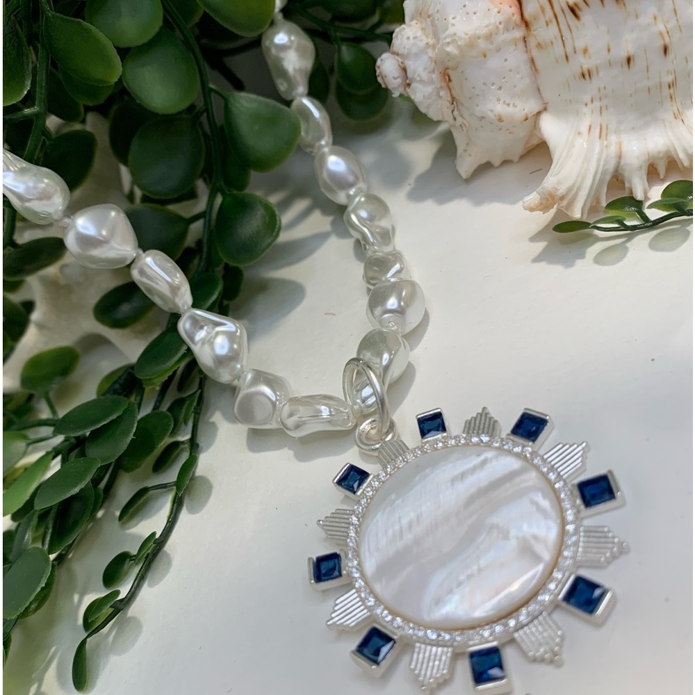 Vintage Mother Of Pearl And Cubic Zirconia Pendant Wather Pearl Necklace